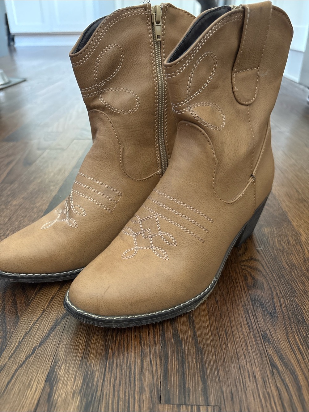 Reneeze Tan Western Ankle Boots with Decorative Stitching